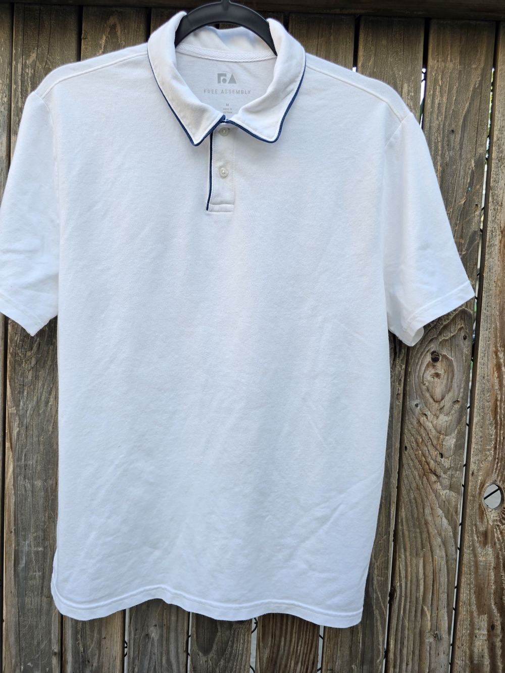 Free Assembly White Pique Polo Blue tipped Collar Shirt Size M